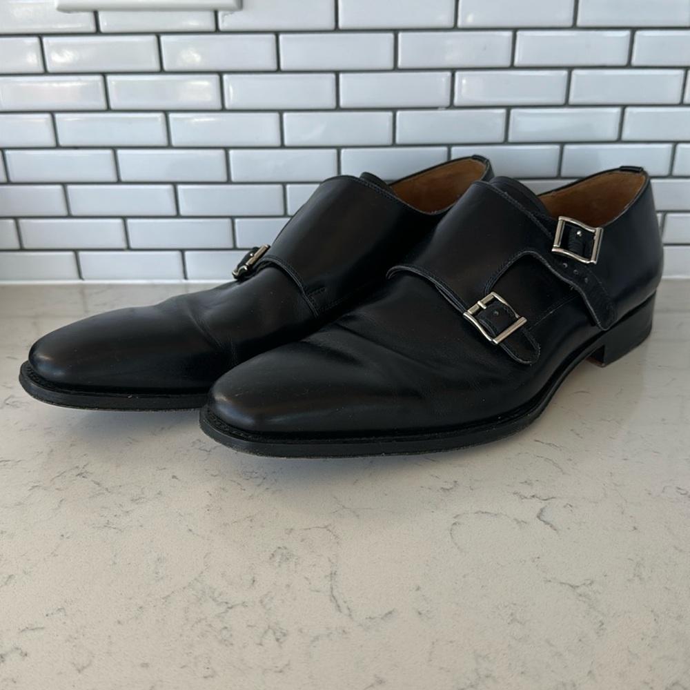 Magnanni Size 9 Black Dress Shoes. Make me an offer.